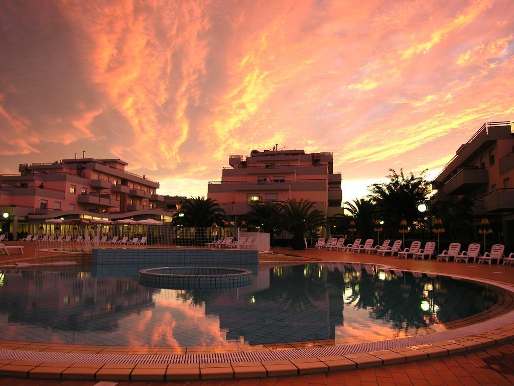 Ihr Residence Hotel Le Terrazze 그로타마레 외부 사진